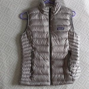 Small women's Patagonia down vest